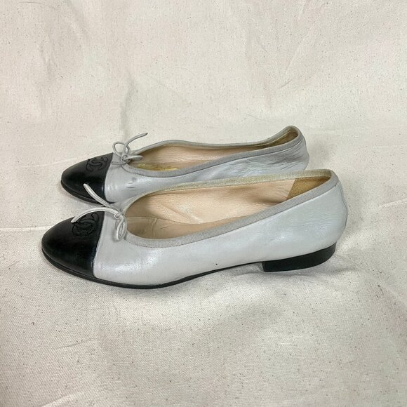 Authentic CHANEL Classic Ballet Flat Two Tone Cap Toe EU 37 - Picture 3 of 10